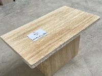 طاولة ترافنتينو مكسراة الحواف