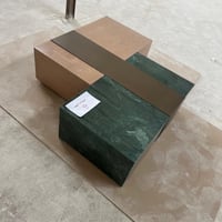 2 طاولة رخام اخضر + خشب مع حزام