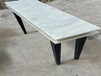 مدخل رخام مسطح رخام تركي بقواعد خشبية