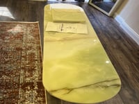 طقم مكون من ثلاث طاولات من الرخام الأونكس الطبيعي