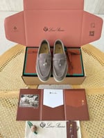 رمادي ترابي - Taupe Grey)