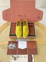(أصفر كناري - Canary Yellow)