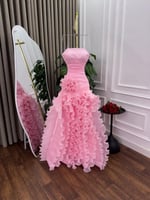 فستان سهره طويل وردي دبل كلوش مكشكش