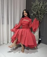 فستان احمر باكمام منفوشه