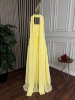 فستان أصفر فاتح ناعم