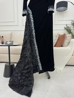 فستان سهرة طويل بأكمام لون اسود