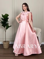 فستان ميكادو باللون الوردي بشال مزين بشك