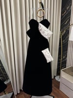 فستان سهرة بكتف الابيض والأسود