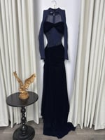 فستان سهرة مخمل نطرير يدوي