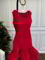 فستان ألسن المحير