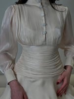 فستان ناعم كرنكل طبقات