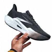 Brooks Hyperion Max 2