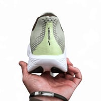 Brooks Hyperion Max 2