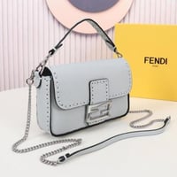 شنطة فيندي باجيت Fendi Baguette