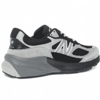 NEW BALANCE V6 990