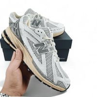 NEW BALANCE 1906L