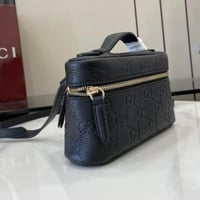 شنطة جوتشي ميني باكت GUCCI mini bucket bag