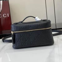 شنطة جوتشي ميني باكت GUCCI mini bucket bag