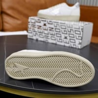 Golden Goos جولدن جوس