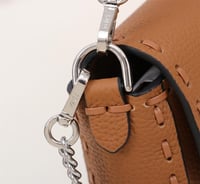 شنطة فيندي باجيت Fendi Baguette
