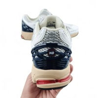 NEW BALANCE 1906L
