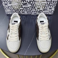 Golden Goos جولدن جوس