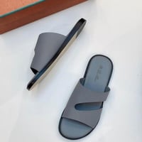 صندل لوربيان Loro Piana