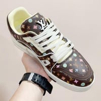 حذاء Louis Vuitton