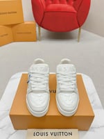 حذاء Louis Vuitton