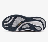 حذاء الجري النسائي Max Cushioning Suspension من سك...