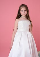 فستان اطفال ابيض فيونكة