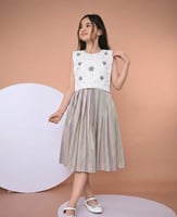 فستان بناتي