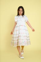 فستان بناتي