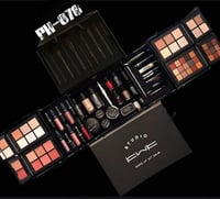 بوكس المكياج المتكامل 51 قطعة من KWK