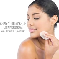 اسفنجة مكياج احترافية من جل السيليكون قابلة للغسل...