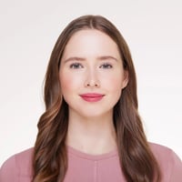 مرطب شفاة بالفواكة هارت كور من ايسنس - 01 كرز