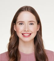 مرطب شفاة بالفواكة هارت كور من ايسنس - 02 فراولة