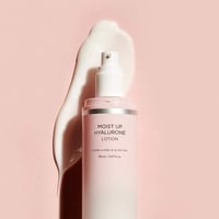 لوشن سوبر هيالورون بماء زهرة اللوتس المخمر وحمض ال...