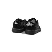 حذاء نايك ترافيس