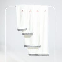 بكج مناشف ابيض اوف وايت ملكي