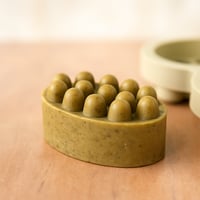 شامبو صلب طبيعي بالسدر وإكليل الجبل والخزامى