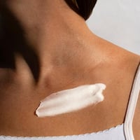 إلمنتري بودي جلو كريم تفتيح الجسم اللطيف 120 مل