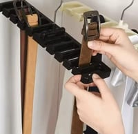 منظم أحزمة مزود بعدة مشابك تعليق، مصمم لتخزين وعرض...