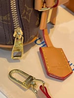 J- شنطة LOUIS VUITTON