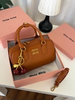 شنطة miu miu