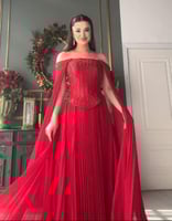 فستان احمر بكسرات سهره