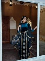 جلابيه مخمل مذهبه مع الطرحه