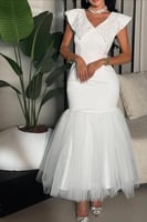 فستان ابيض انيق