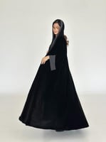 عبايه مخمل مع الشيفون المنقط