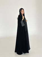 عبايه مخمل مع الشيفون المنقط